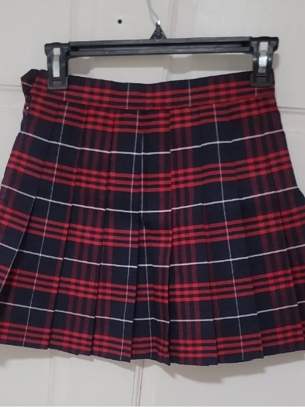 American Apparel Red and Navy Plaid Pleated Mini Skirt - Picture 6 of 10